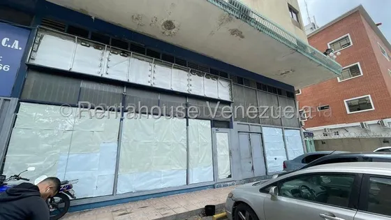 Tg Local Comercial A Pie De Calle, En Venta En Santa Mónica, Ideal Para El Negocio Que Aspiras. 25-24127 Ys  