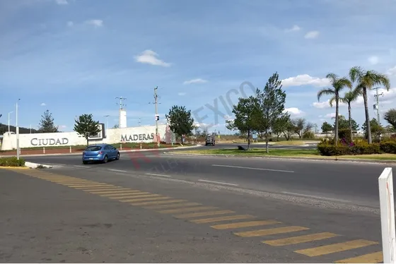 Terreno Comercial En Ciudad Maderas, Anillo Vial Iii, El Marques