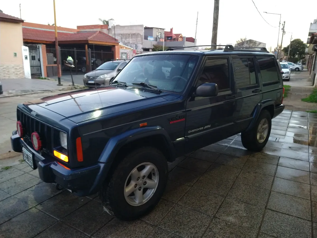 Jeep Cherokee 2.5 Classic535332461782640645