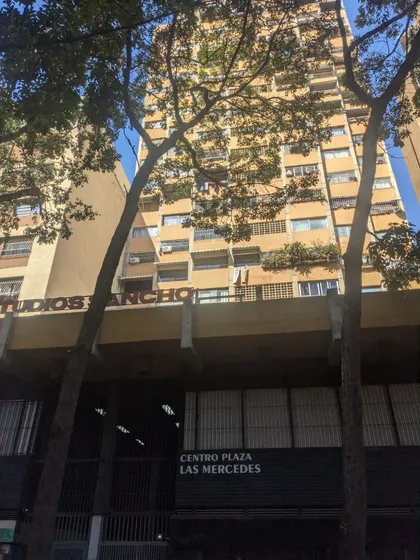Oficina 76 M2 Bulevar Panteon Negociable 