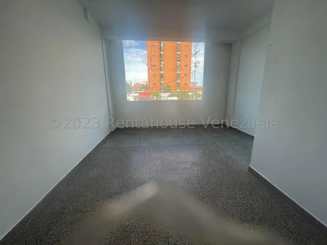 Valeria Chong  Local Comercial Alquiler Barquisimeto Lara Zona Este Nueva Segovia Comercial Economico Codigo Inmobiliaria Rent-a-house 25-22089