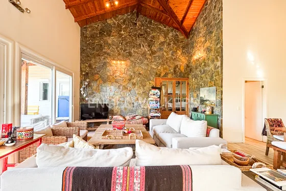 Preciosa Y Amplia Casa, Condominio Maitencillo