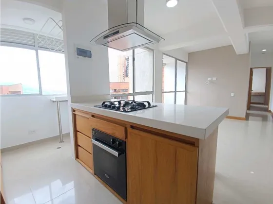 Arriendo Apartamento Con Parqueadero Y Útil - Lisboa Sabaneta Lomitas