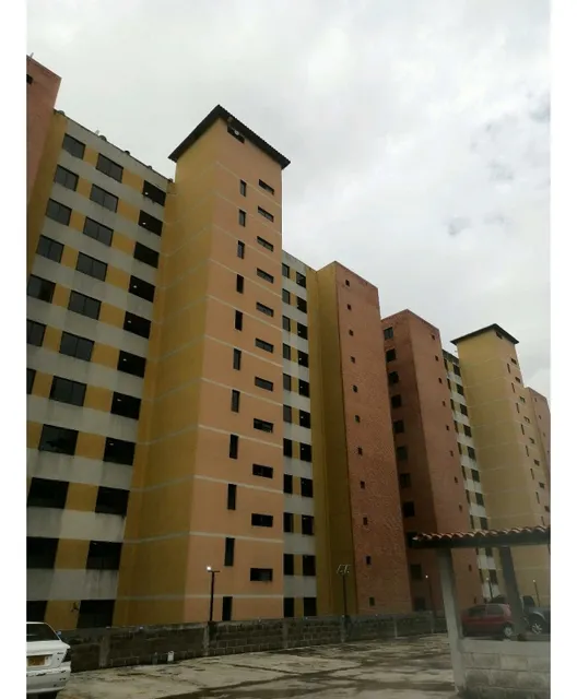 Se Alquila Apartamento 75m2 Parque Caiza 3480