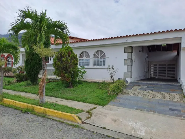 Casa Remodelada Estilo Moderno Con Excelente Ubicación