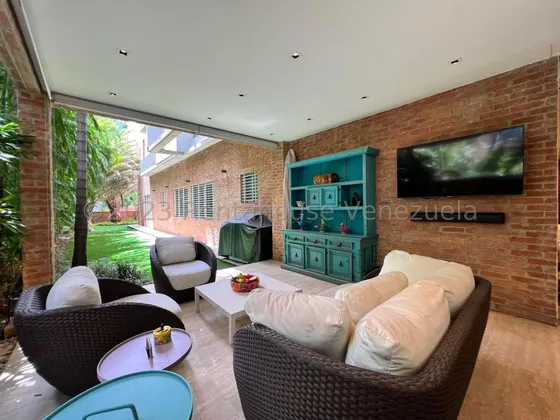Bellísimo Apartamento Dúplex Amoblado Y Equipado En Venta En Campo Alegre, Chacao -af