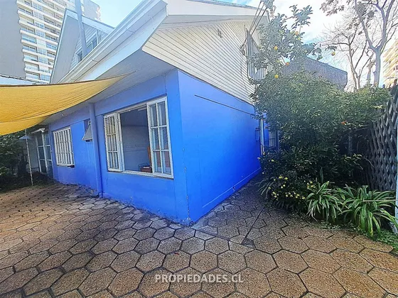 Casa En Venta De 4 Dorm. En Ñuñoa