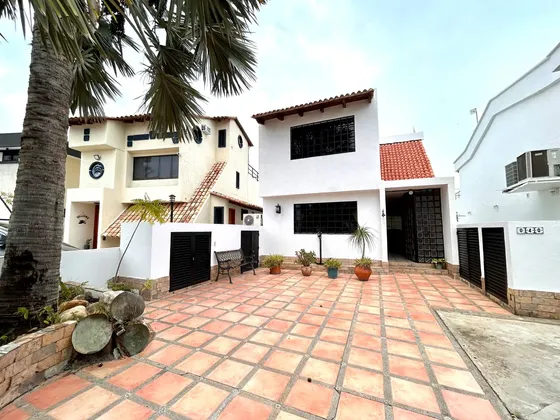 Casa Botes A Venta Lecheria 247m2