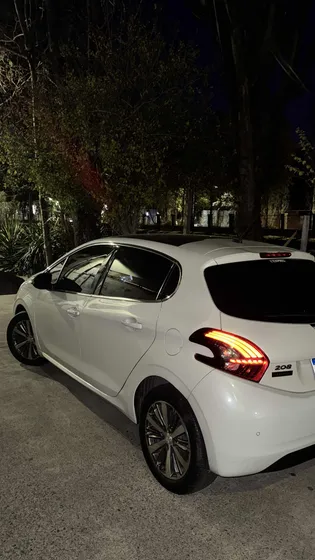 Peugeot 208 1.6 Feline