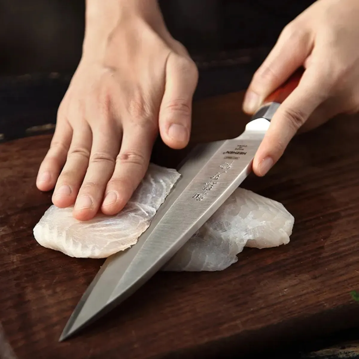 Imagem 3 de 6 de Faca Profissional Sushi Sashimi Lamina 20 Cm Aço Inox- C/nfe