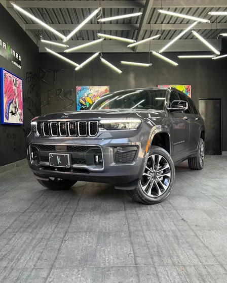 Jeep Grand Cherokee Overland