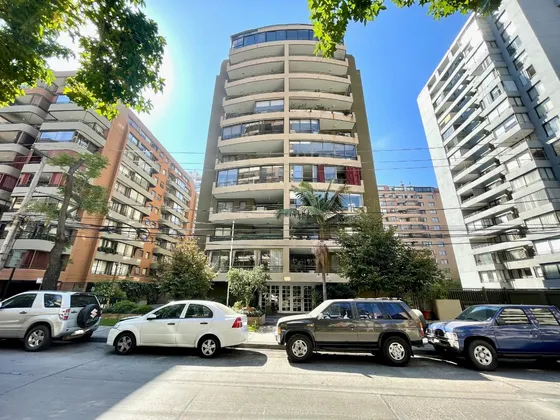 Oportunidad, Venta Dpto 4 Dorm+3 Baños+terraza, Remodelable.