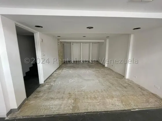 Local En Alquiler Terrazas Del Club Hipico Mls #24-16476