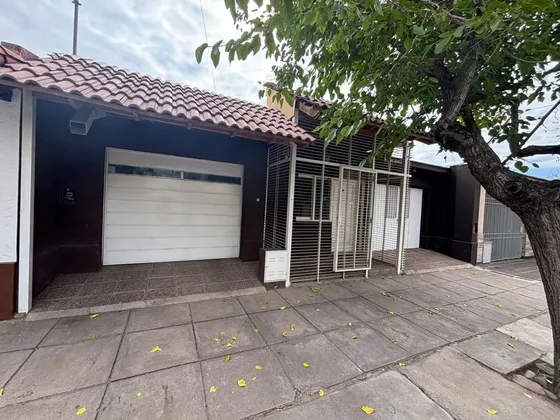 Venta Casa 3 Dormitorios Atrás Shopping Guaymallén