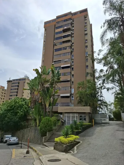 Los Naranjos Del Cafetal Calle Privada Vigilancia Linda Vista 91 Mts 3 Habitaciones 2 Baños 1 Puesto Techado Súper Oportunidad Excelente Distribución