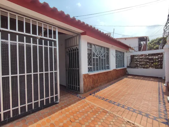Casa En Venta En Quinta Bosch. Cod V26351