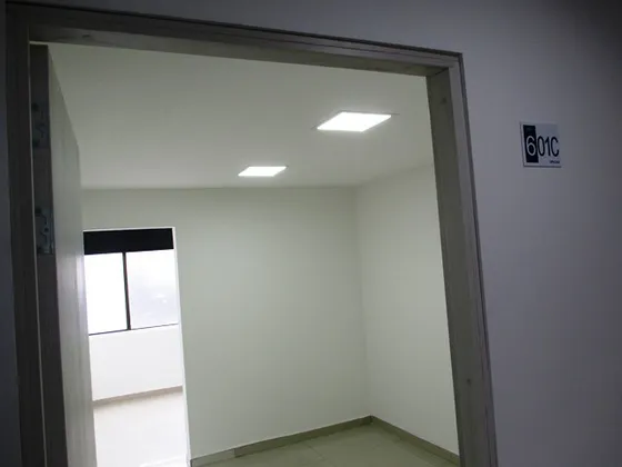 Oficina 601c Arriendo Unicentro Santa Barbara 16 Mt Dos Espacios Baños Comunales Bogotá