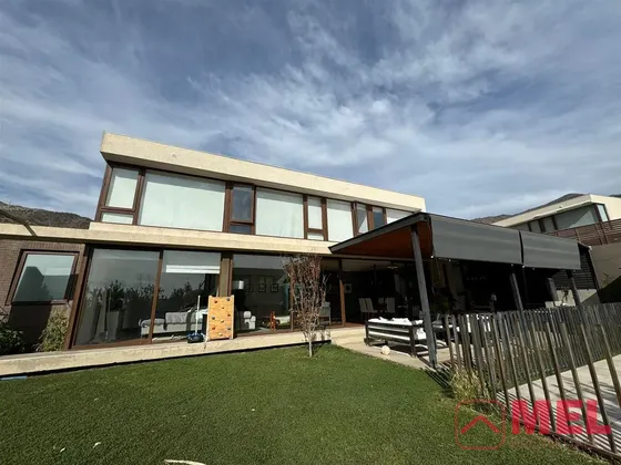 Casa En Venta En 6 Dorm, Chamisero Colina
