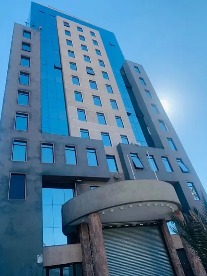 Edificio De Oficinas, Las Empresas