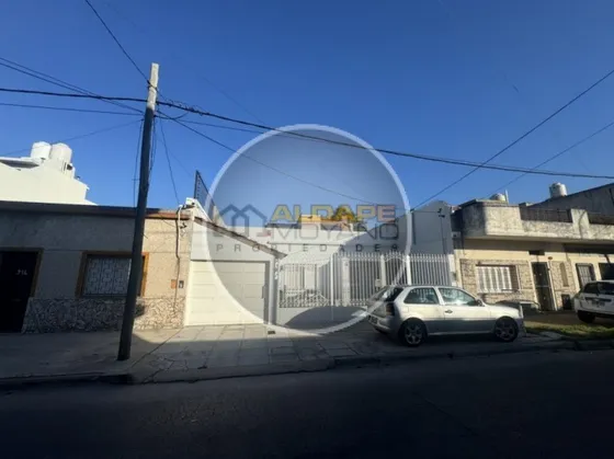 Se Vende Ph Entrada Independiente, Cuatro Ambientes, Cochera Cubierta, Quincho, Excelente! (la Tablada)