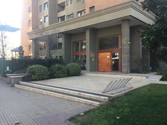 Impecable En Excelente Ubicación A Pasos De Líneas 3 Y 5