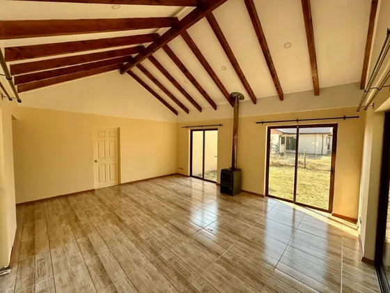 Casa De 120 Mt2 En Parcela De 5.000 Mt2, Bodega De 42 Mt2