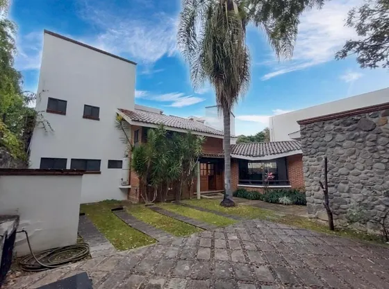Casa En Venta En Fracc. San Jose Sumiya, Jiutepec Morelos.