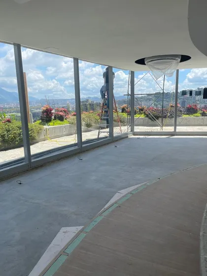 Disponible En Las Mercedes: Apartamento En Venta Único Con Terminaciones Superiores.