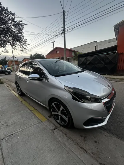 Peugeot 208 Active 1.6 Bluehdi 100hp