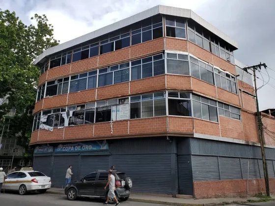 Edificio Comercial, Casco Central De Guatire