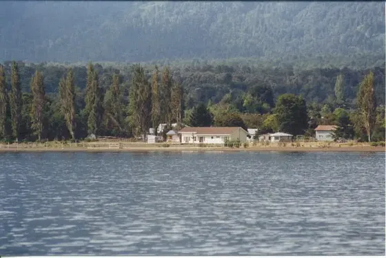 Parcela Con Casa Estilo Canadiense Frente Al Lago
