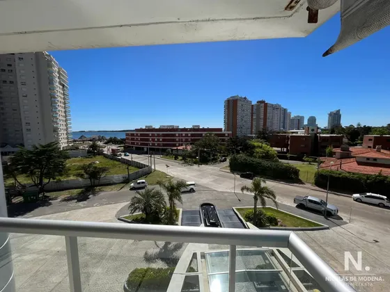 Apartamento En Venta De  2 Dormitorios En Punta Del Este - Miami Boulevard