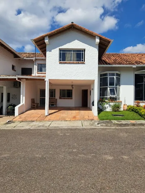 Casa En Urbanización Doña Ernestina, Avenida España San Cristóbal. /so.