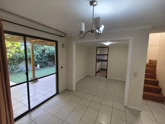 Venta De Casa 2pisos De 4d-3b-e, Condominio. Cerrillos