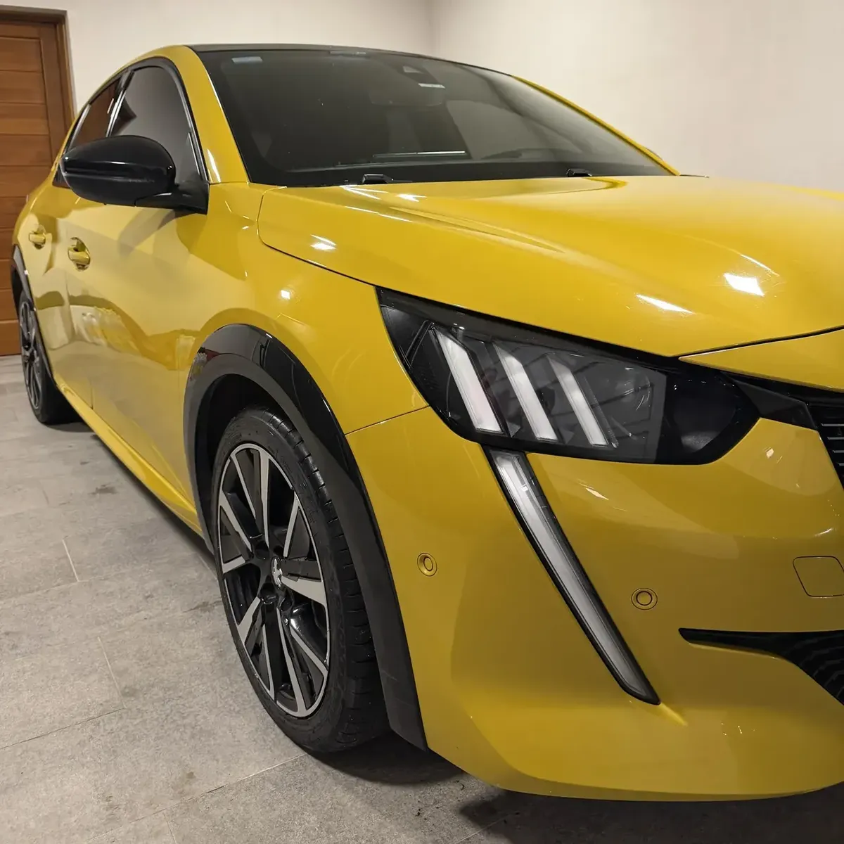 Peugeot 208 1.2T GT Tiptronic