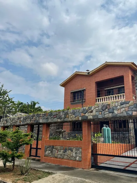 Casa En Venta En Urbanizacion La Trigaleña En Avenida Principal 