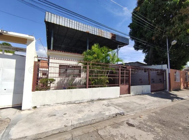 Casa En Venta Urb La Coromoto Maracay 25-14239  Hc