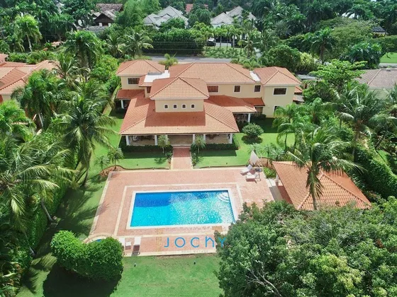 Jochy Real Estate Vende, Villa En Casa De Campo, La Romana, R.d