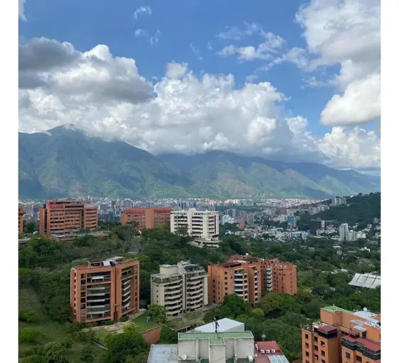 Se Vende Penthouse 297m² 5h +s/5+s+ 1/2v/2p Colinas De Valle Arriba