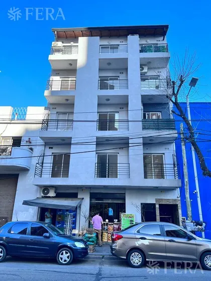 Venta De Departamento 1 Ambiente Divisible Con Balcón En  Sarandi