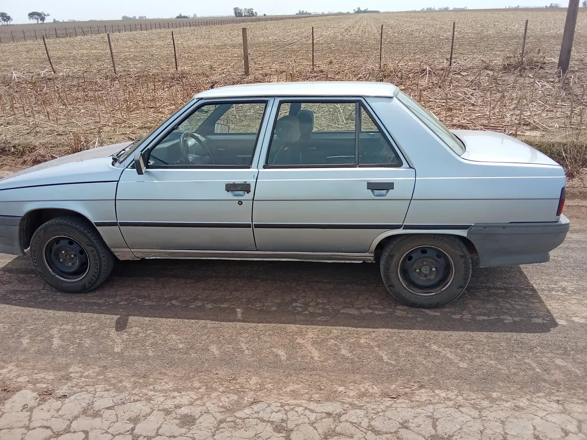 Renault R9 1.6 Rn Aa561948477401354243