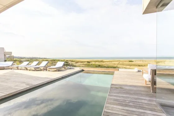Casa En Venta Sobre La Playa De Manantiales