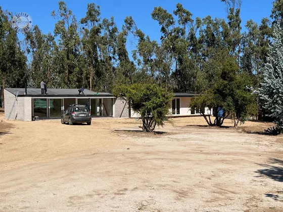 Casa En Arriendo De 3 Dorm. En Zapallar