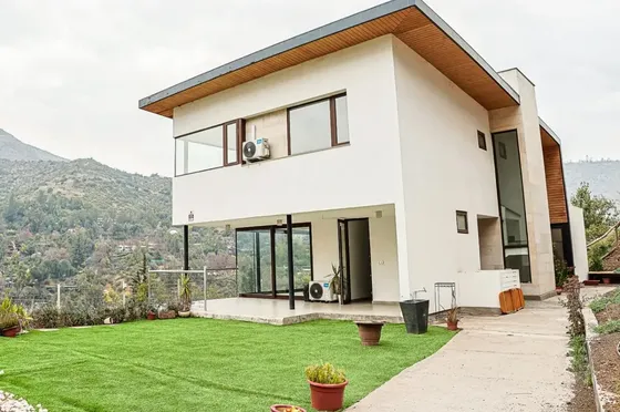 Vive Rodeado De Naturaleza En Moderna Casa En El Arrayán