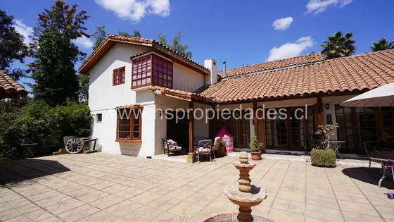 Estupenda Parcela Con 2 Casa Y Departamento Independientes.
