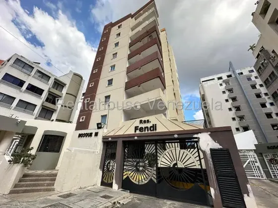 Jip 26-10598. Rentahouse Vende Apartamento De 170 Mts2, 3 Hab, 3 Salas De Baños, Terraza Privada, Planta Electrica 100%, Y 3 P/e. Urb. El Bosque, Maracay