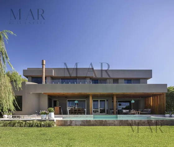 Casa En Venta En Albanueva, Tigre Con Salida Al Río Luján
