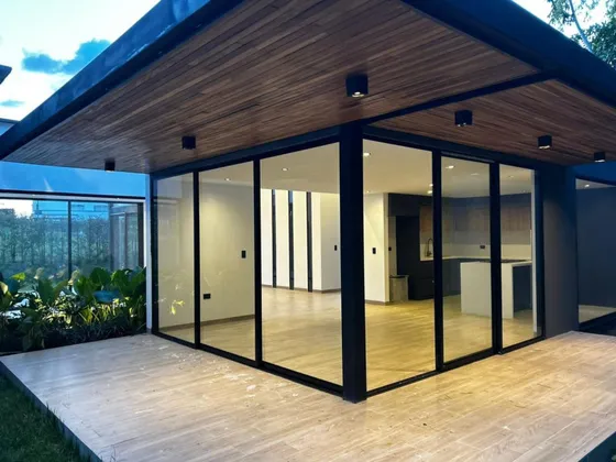 Casa En Arriendo/venta En Cerritos. Cod V20446