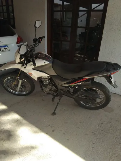 Enduro Zanella Zr200 2018 Buen Estado Blanca 1ra Mano