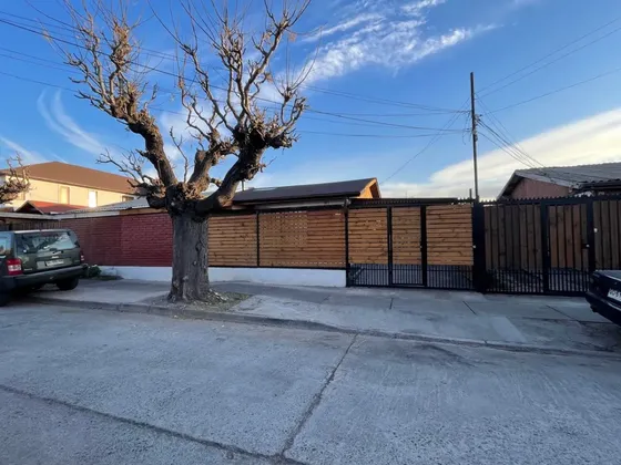 Se Vende Hermosa Casa Habitación, Metro Rojas Magallanes. Lf